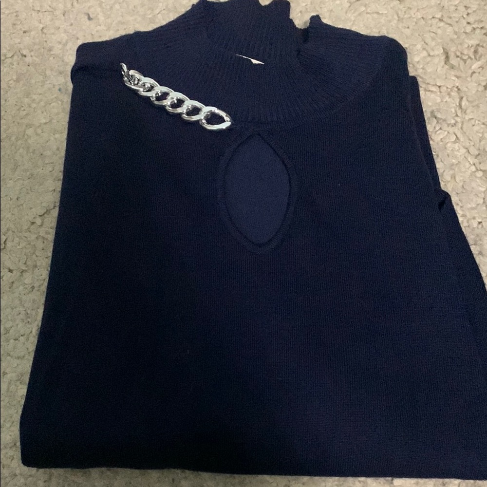 Chic Navy Top with Silver Chain Accent